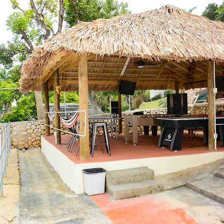 Bella Vista Vacation Apartment Монтего Бей Екстериор снимка