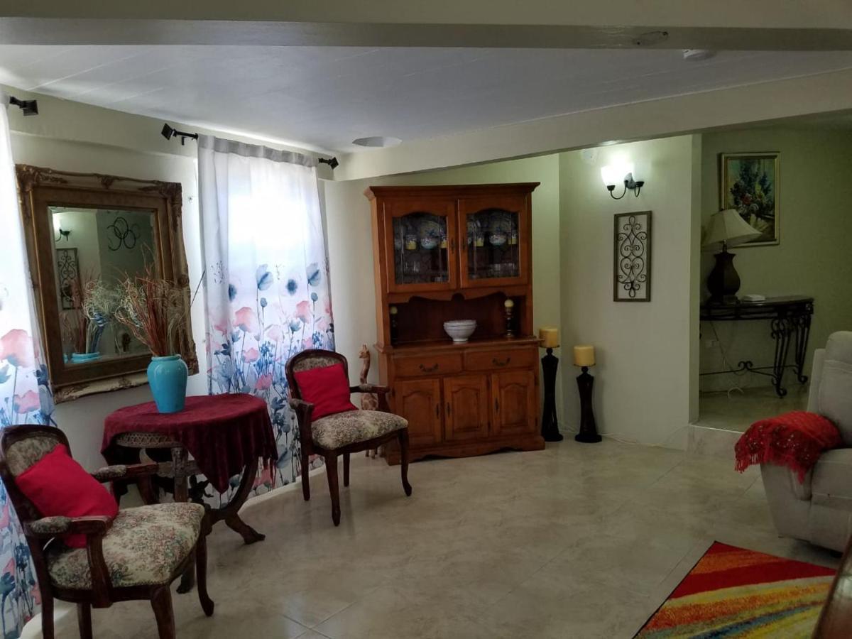 Bella Vista Vacation Apartment Монтего Бей Екстериор снимка