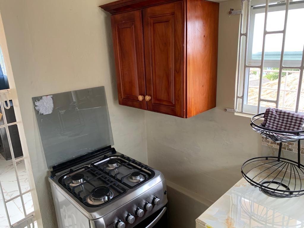 Bella Vista Vacation Apartment Монтего Бей Екстериор снимка