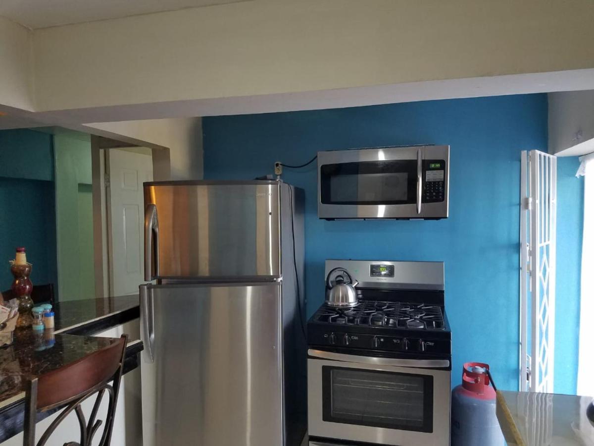 Bella Vista Vacation Apartment Монтего Бей Екстериор снимка