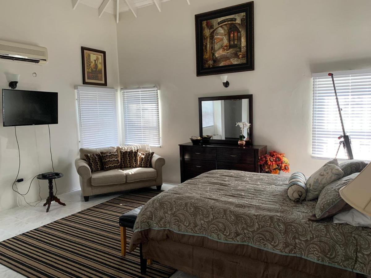 Bella Vista Vacation Apartment Монтего Бей Екстериор снимка
