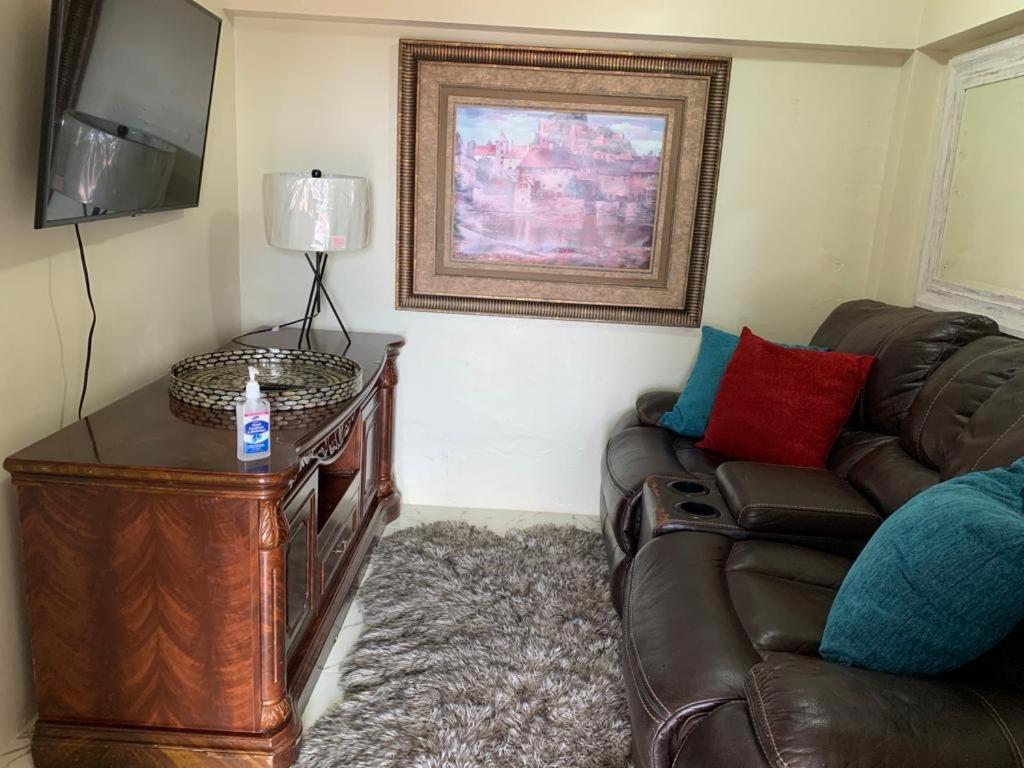 Bella Vista Vacation Apartment Монтего Бей Екстериор снимка