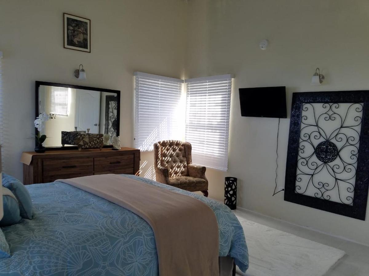 Bella Vista Vacation Apartment Монтего Бей Екстериор снимка