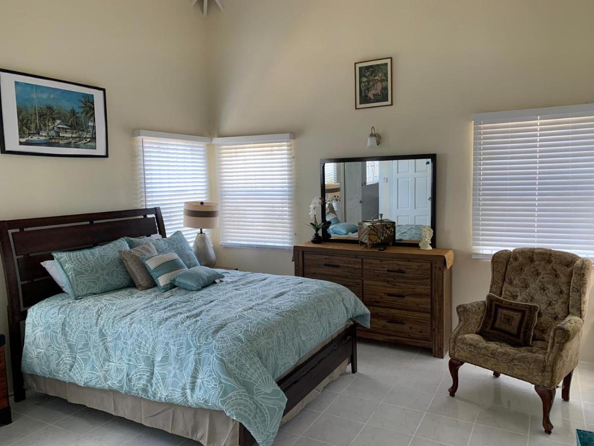 Bella Vista Vacation Apartment Монтего Бей Екстериор снимка