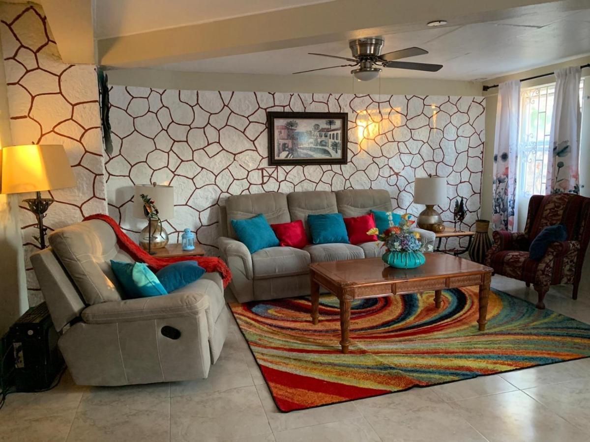 Bella Vista Vacation Apartment Монтего Бей Екстериор снимка