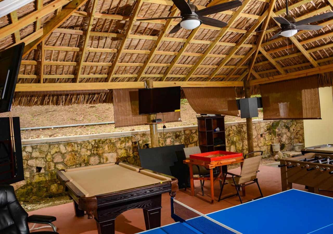 Bella Vista Vacation Apartment Монтего Бей Екстериор снимка