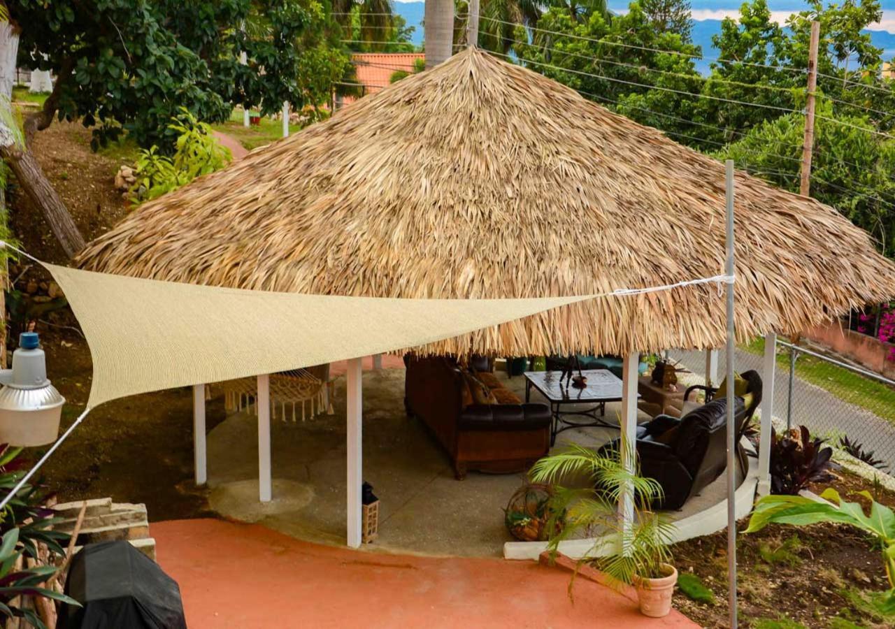 Bella Vista Vacation Apartment Монтего Бей Екстериор снимка