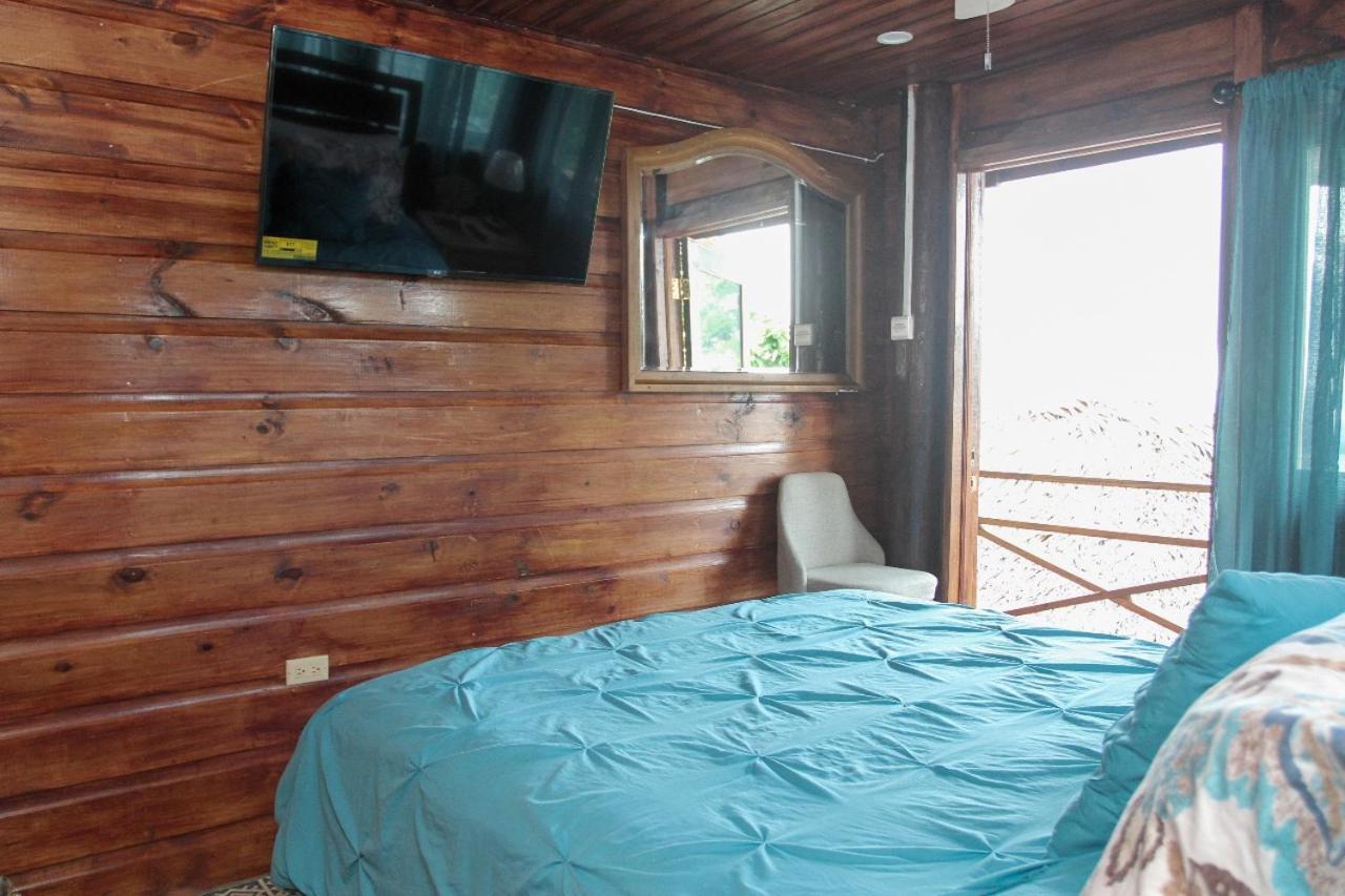 Bella Vista Vacation Apartment Монтего Бей Екстериор снимка