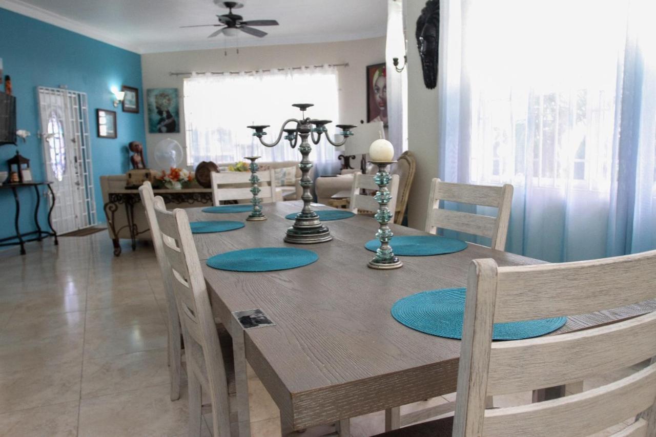 Bella Vista Vacation Apartment Монтего Бей Екстериор снимка