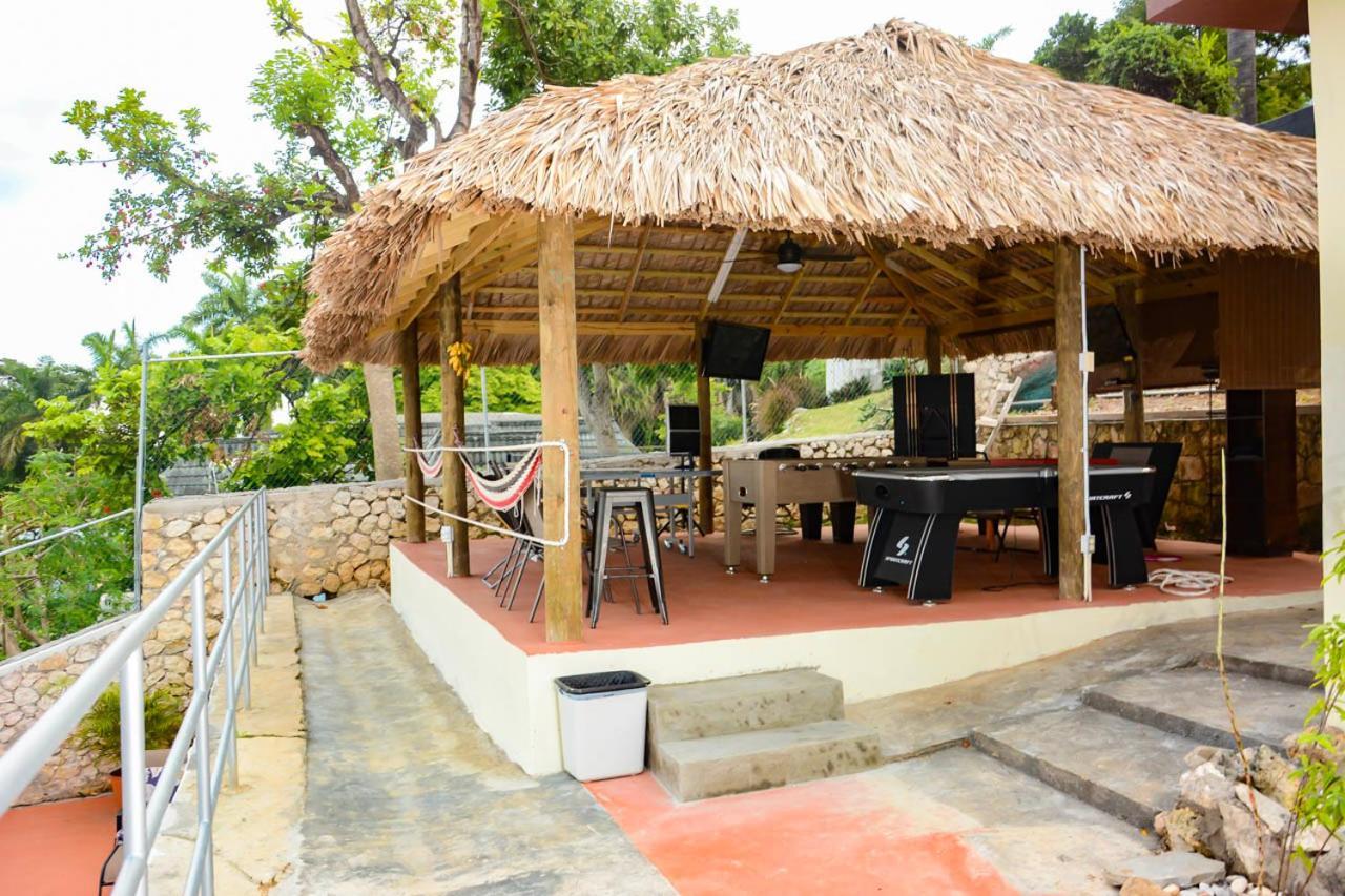 Bella Vista Vacation Apartment Монтего Бей Екстериор снимка