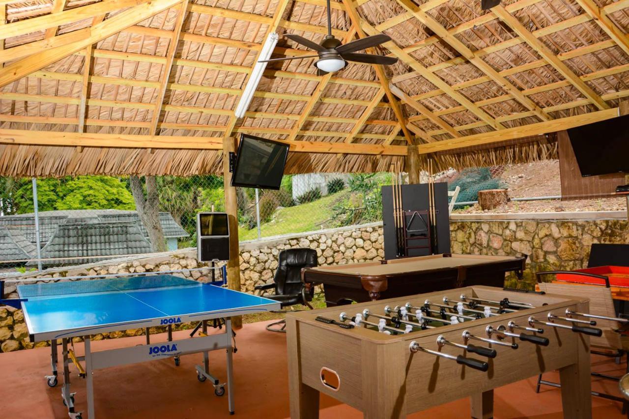 Bella Vista Vacation Apartment Монтего Бей Екстериор снимка