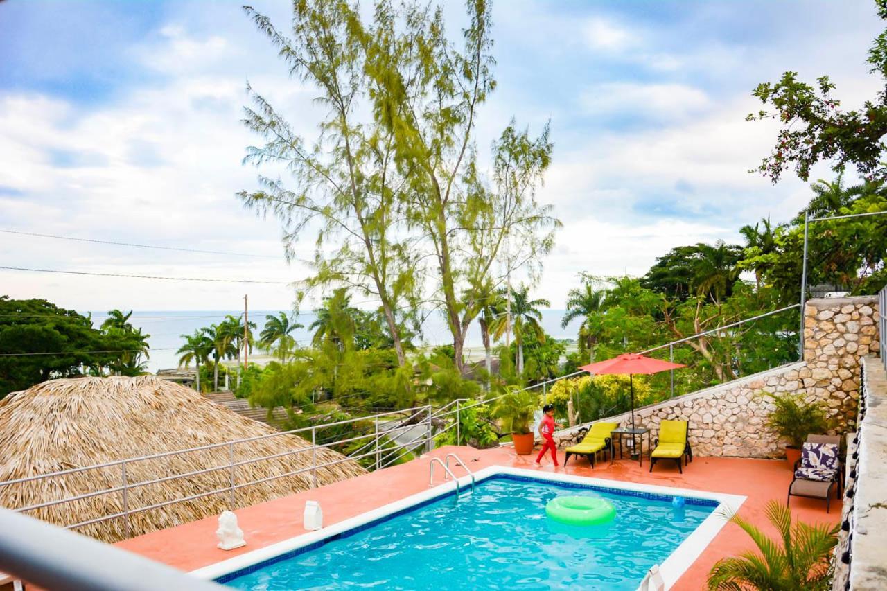 Bella Vista Vacation Apartment Монтего Бей Екстериор снимка