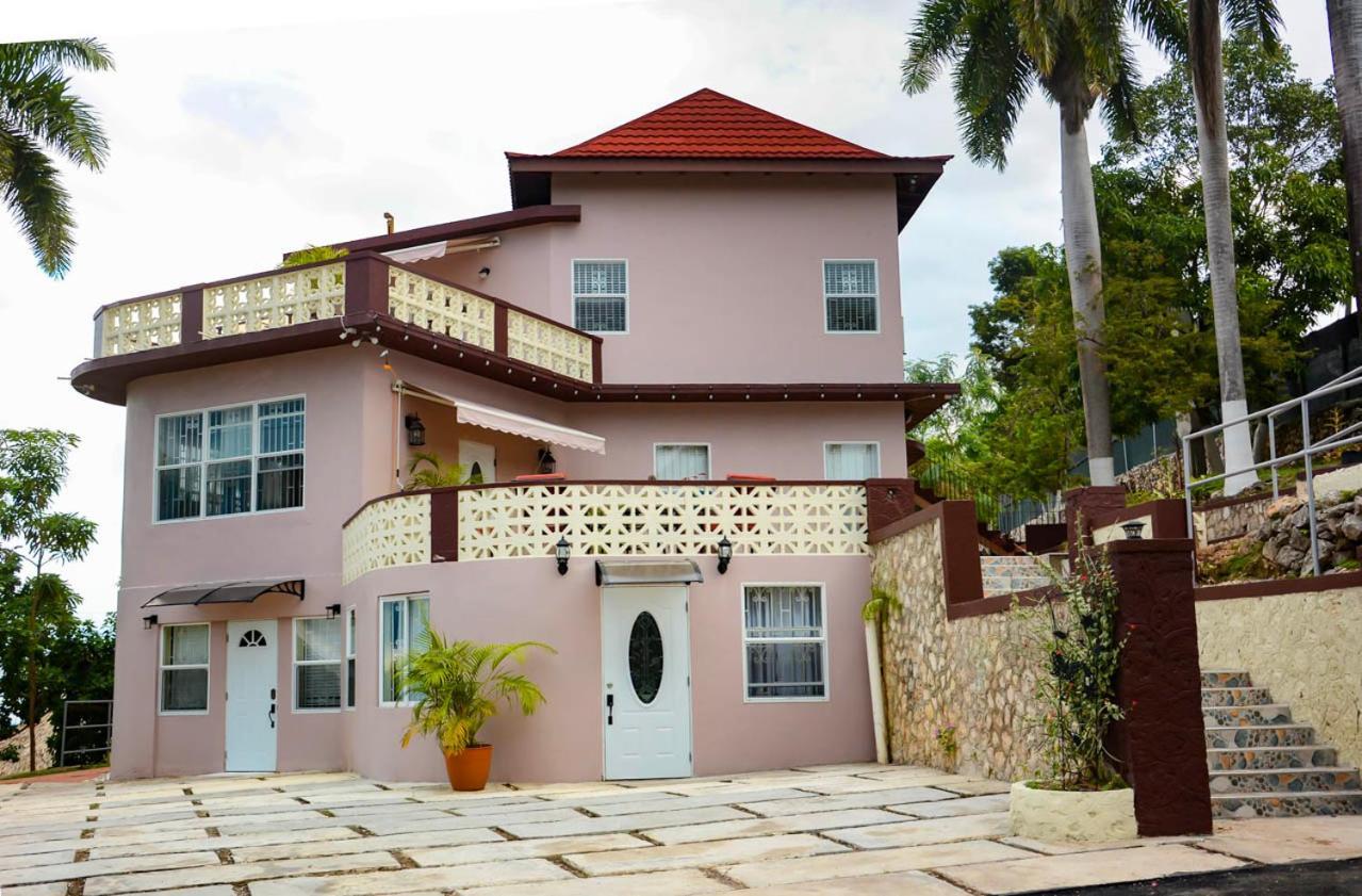 Bella Vista Vacation Apartment Монтего Бей Екстериор снимка
