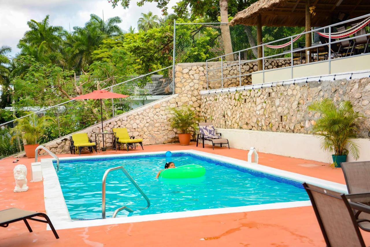 Bella Vista Vacation Apartment Монтего Бей Екстериор снимка
